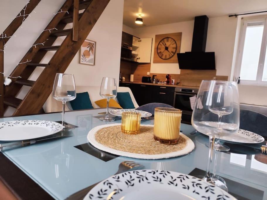 Duplex - Proche Gare & Centre Apartment กงเปียญ ภายนอก รูปภาพ